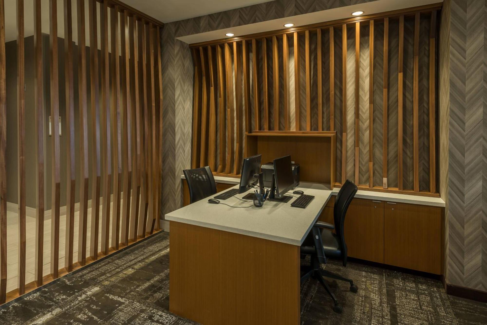 Springhill Suites By Marriott Reno Bagian luar foto
